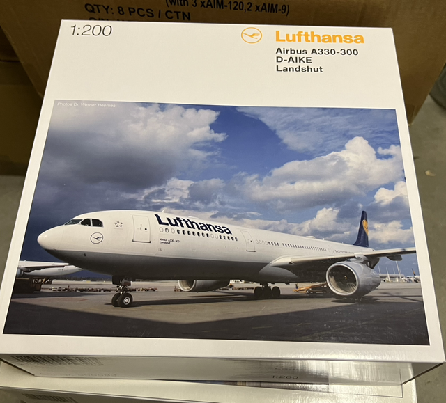 1:200 Lufthansa A330-300 D-AIKE "Landshut" Herpa Wings