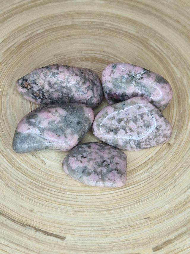 Clinozoïsite - Pierre roulée