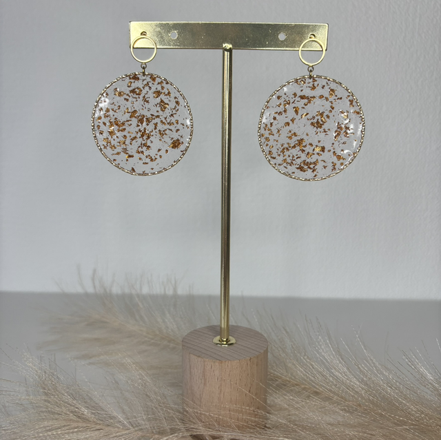 Boucles d’oreilles, transparentes et feuilles d’or