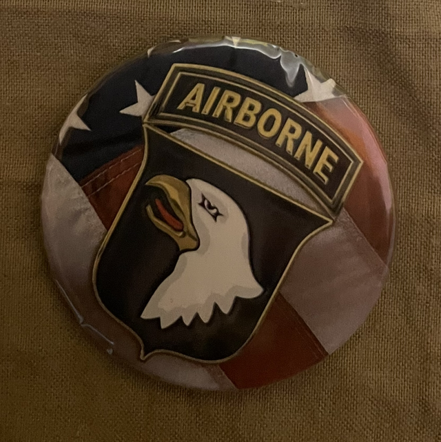 Badge air borne 