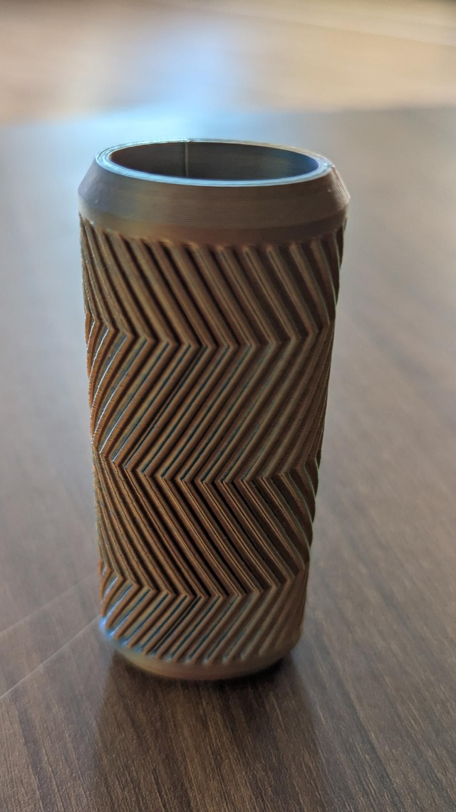 Curvy Pointy Zigzags BIC Lighter Sleeve