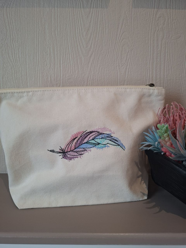 Pochette en coton organique brodée