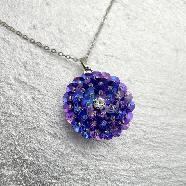 Pendentif ZINNIA - BLEU VITRAIL Ø25mm