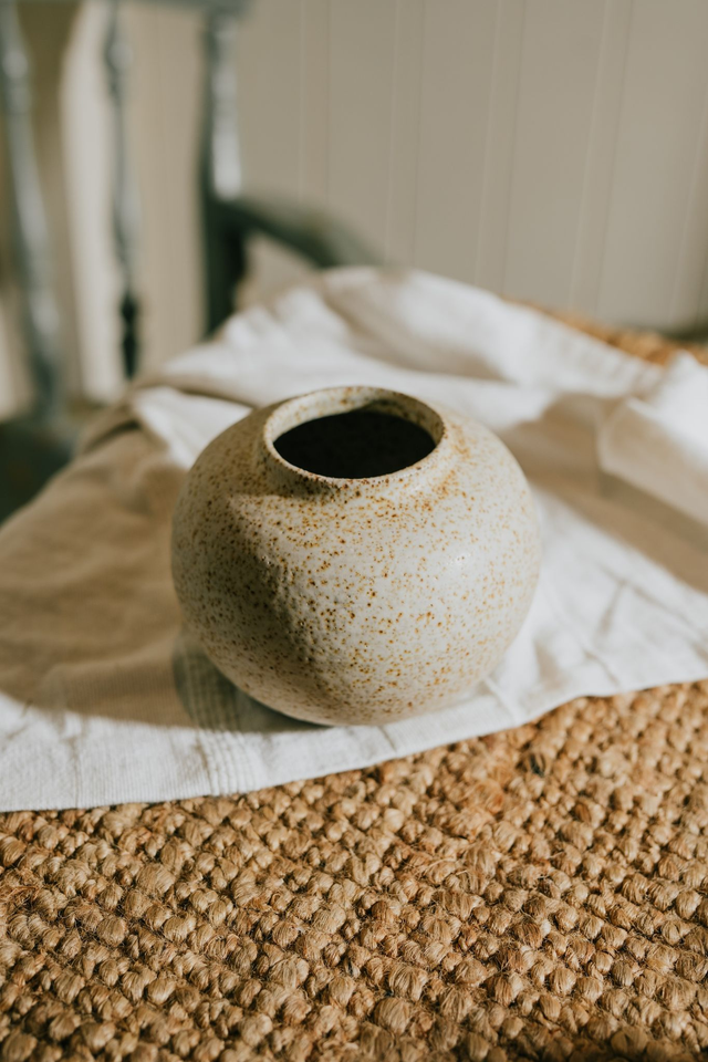 Medium Moon Vase | Almond Speckle