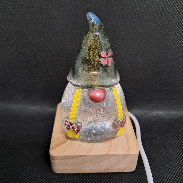 'Green lady' Dwarf LED light