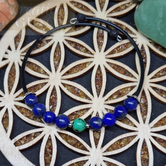 Lapis-lazuli,azurite et pierre de lave