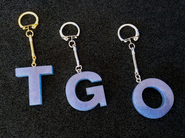 Porte-clés lettre bleu clair