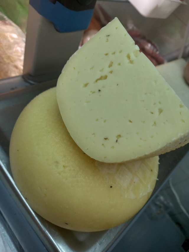 100 g Formaggio Al Tartufo 