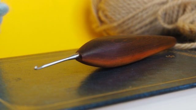 Crochet en bois ⌀1,5mm