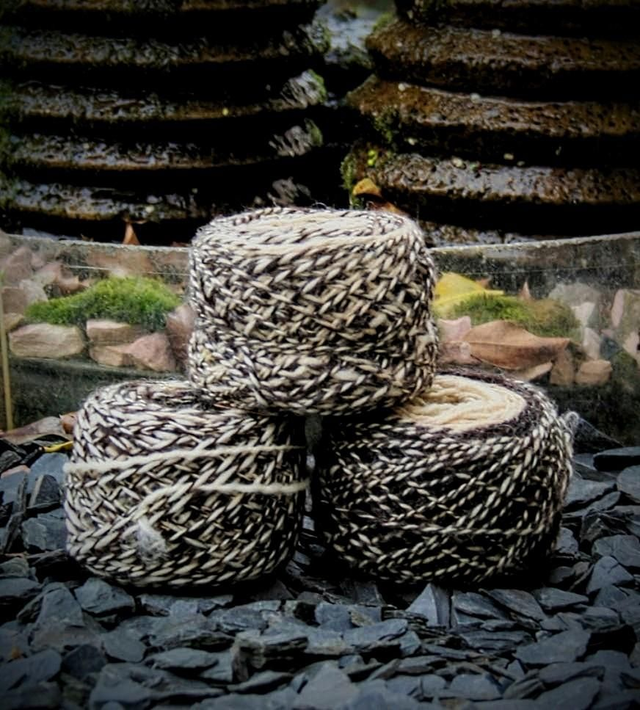 Pelote mélange Shetland et Ouessant 70gr, retord deux fils 