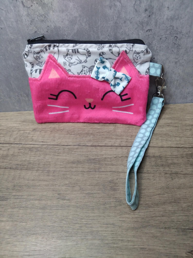 Pink cat zip purse with wrist strap