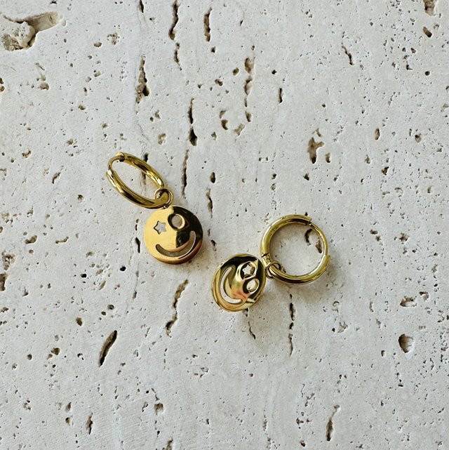 Oorbellen smiley goud 