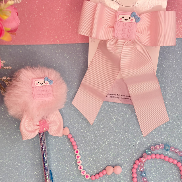 Kit rentrée personnalisée, stylo, barrette et paire de bracelets 