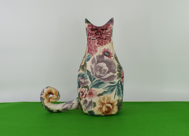 Floral Fabric Cat Bookend; Handmade and hand-embroidered Cat Doorstop; Unique Cat Lovers Gift; Made in UK