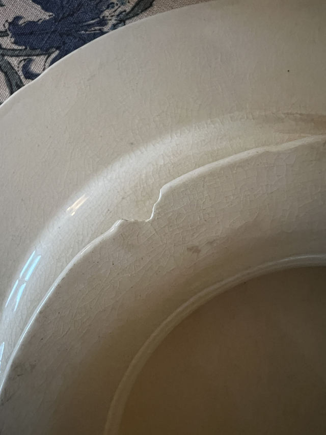 PLAT AUX OISEAUX 1 - Plat piédouche (ou présentoir) aux Oiseaux par la manufacture française de Gien - Terre de Fer