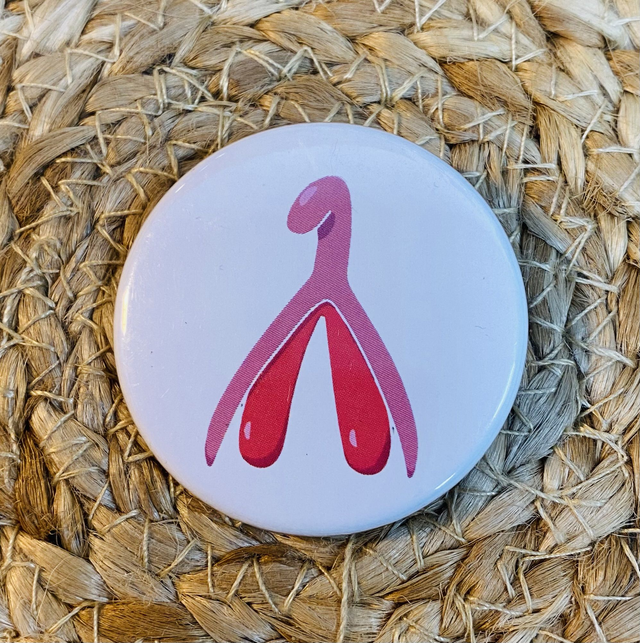 Badge &quot;pour les meufs&quot; Clito