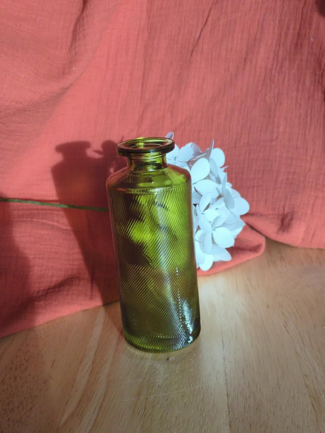 Vase soliflore verre ciselé diagonale vert