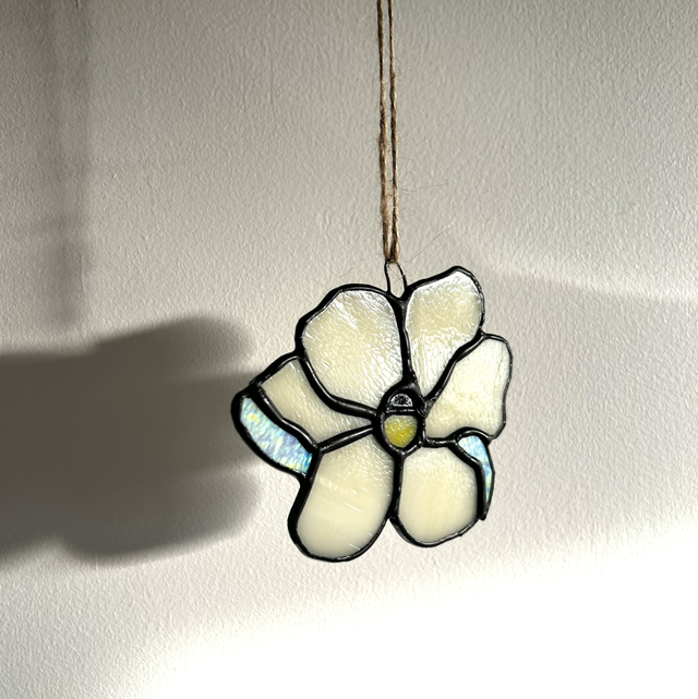 Suspension fleur blanche