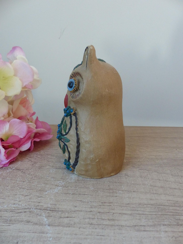 Sculpture Hibou en Terre Cuite Peinte à la Main – Figurine Artisanale Vintage avec Motifs Floraux, Décoration Originale Intérieur Naturel