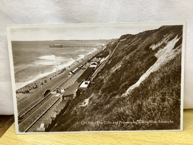 Boscombe, The Cliffs and Promenade looking West, Dorset, vintage Sun Ray Series. Our Ref No. R675 £2.50