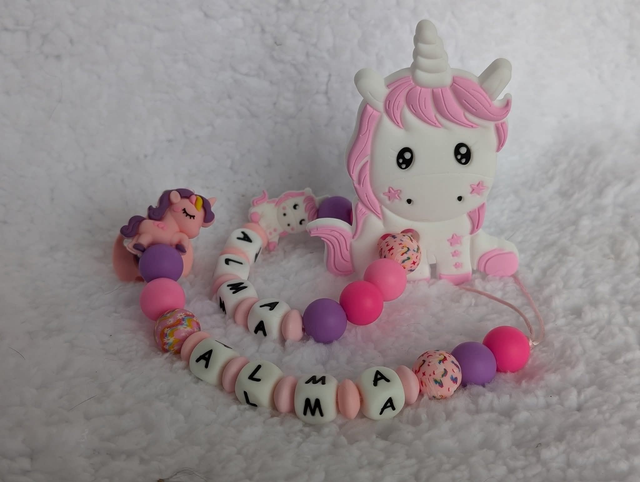 attache-tétine + hochet de dentition