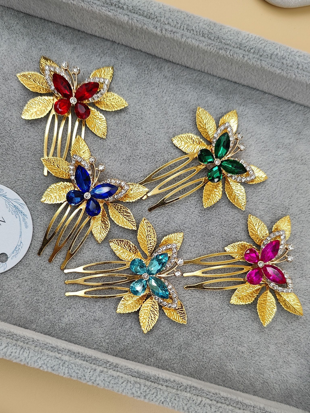 Petit peigne à cheveux dorée élégant, bijoux papillon dorée de couleur et feuilles scintillantes