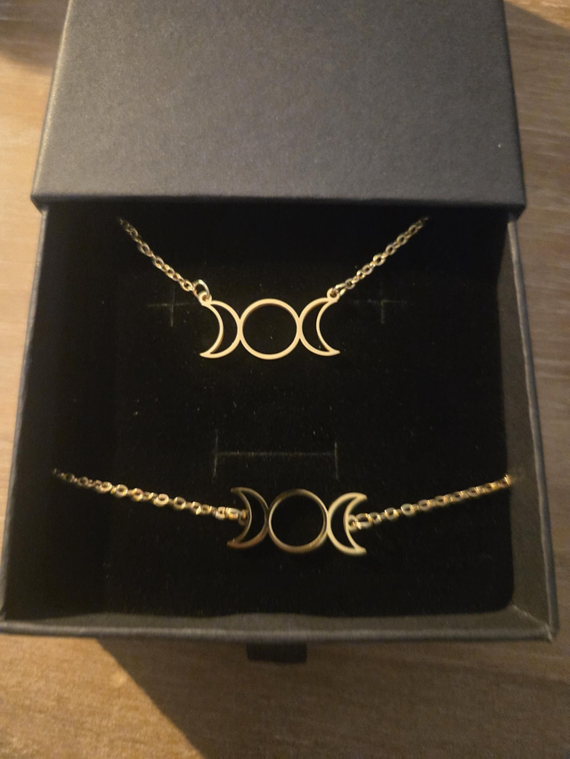 Collar y pulsera triple luna