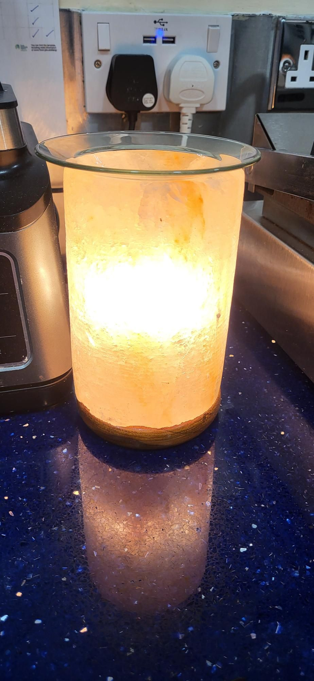 Himalayan salt lamp 