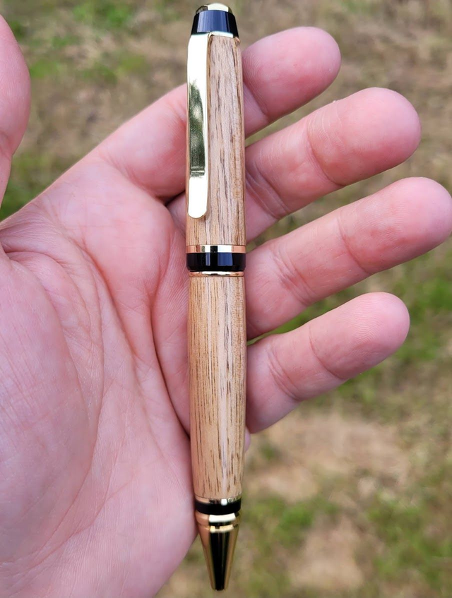 Stylo Big Ben doré en noyer de bourgogne