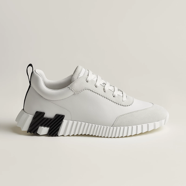 Sneakers Bouncing