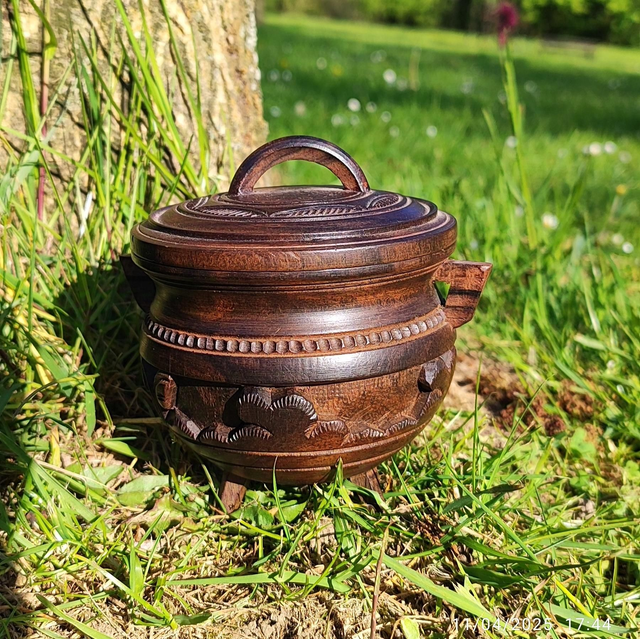 Chaudron en bois #1