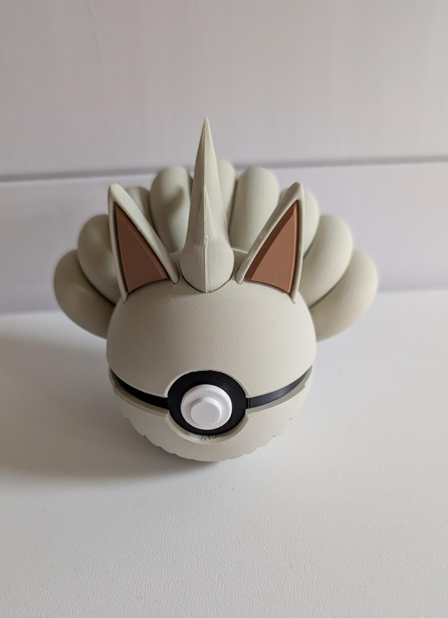 Ninetales Pokeball