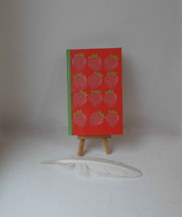 Le petit carnet quadrillé aux fraises