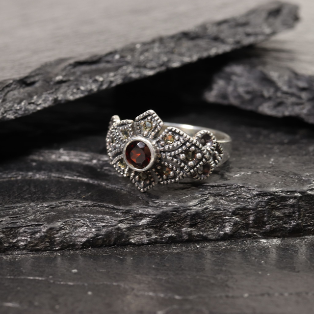 Vintage Sterling Silver 925 Art Deco Style Round Cut Vivid Red Garnet With Marcasite Gemstone Shield Design Ring Size O - 7
