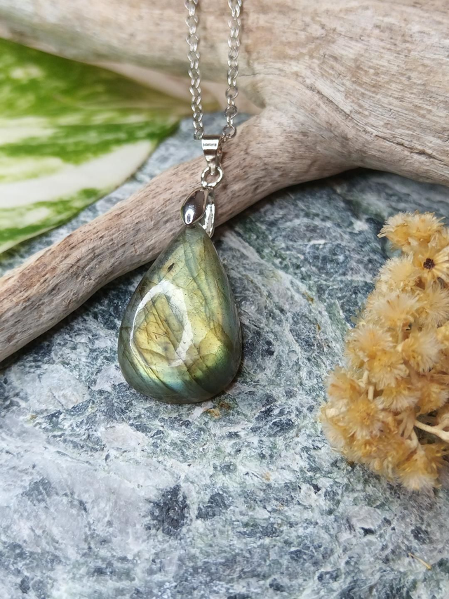 Pendentif 12 labradorite 2,5x1,5cm