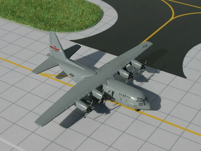 1/400 C-130H Hercules USAF Dyess AFB