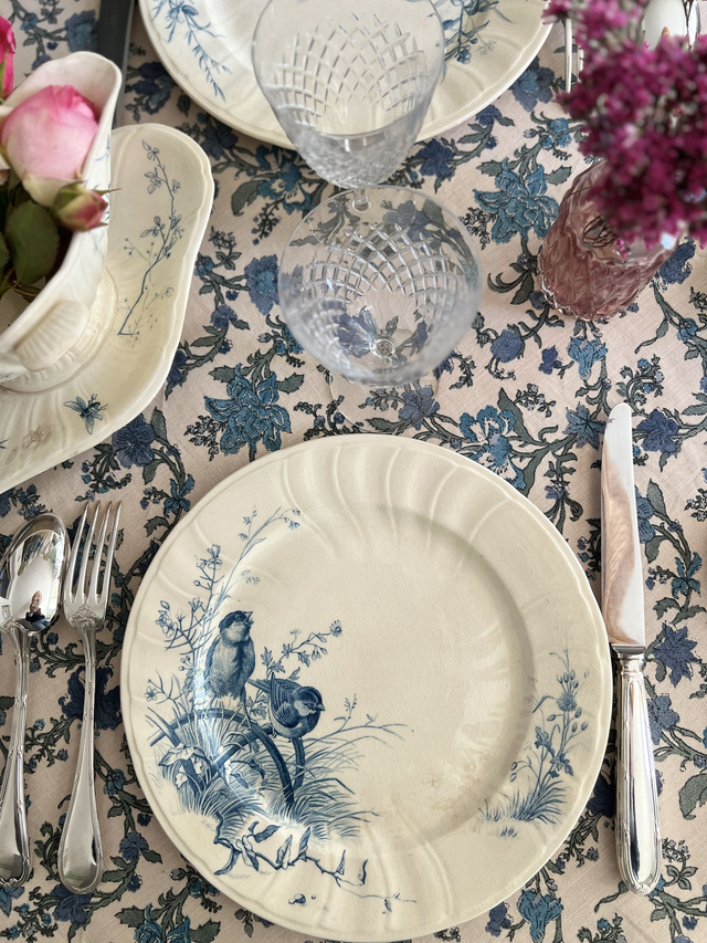 OISEAUX - Suite de 6 assiettes plates aux Oiseaux par la manufacture française de Gien - Terre de Fer