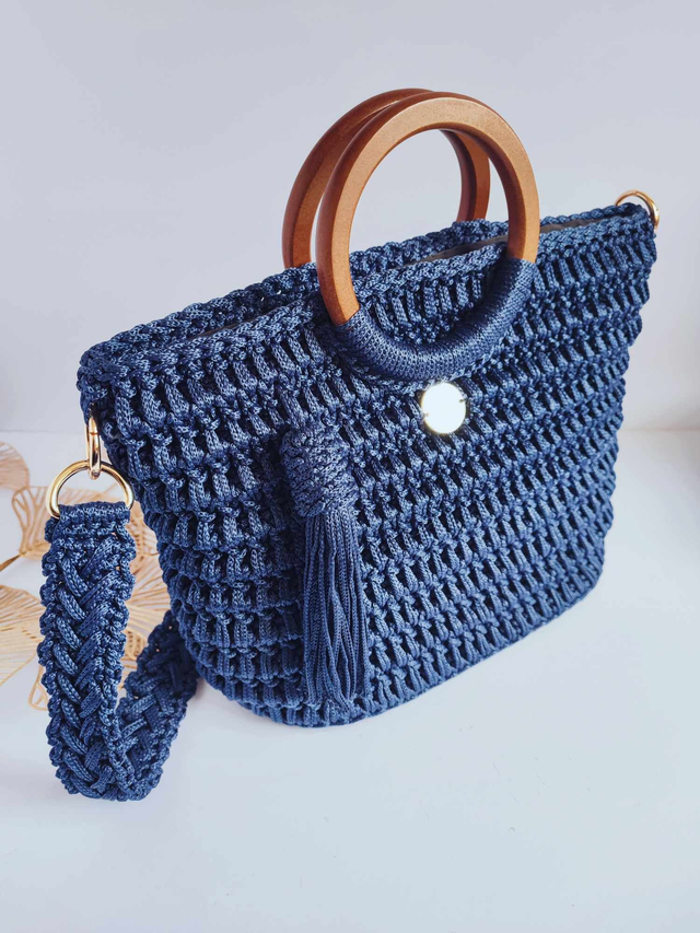 Sac à main bohème chic en crochet – modèle Valentina avec poignée bois & bandoulière tressée