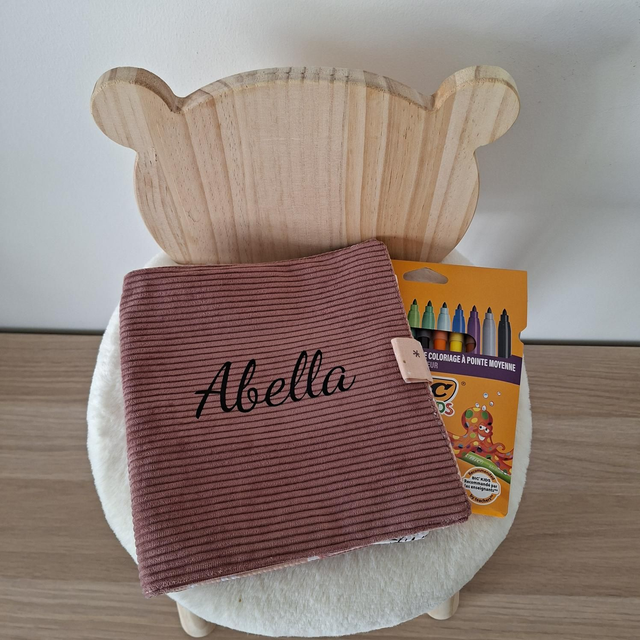 Cahier de coloriage en tissu