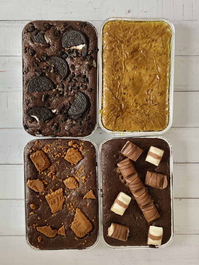 Fudgy Brownie Tray (Oreo/Biscoff/Kinder Bueno/Matcha Blondie) - Medium (19x12x2.6cm)