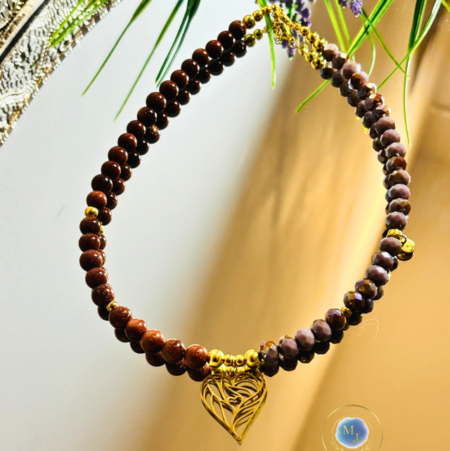 Handgemaakte Ketting met Goudzandsteen, Kristalkralen & Hartbedel