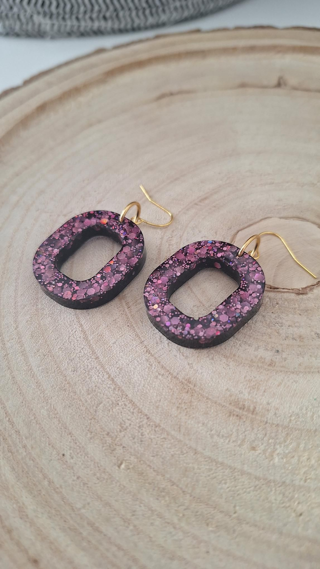 Boucles d'oreilles ovales noir et paillettes roses