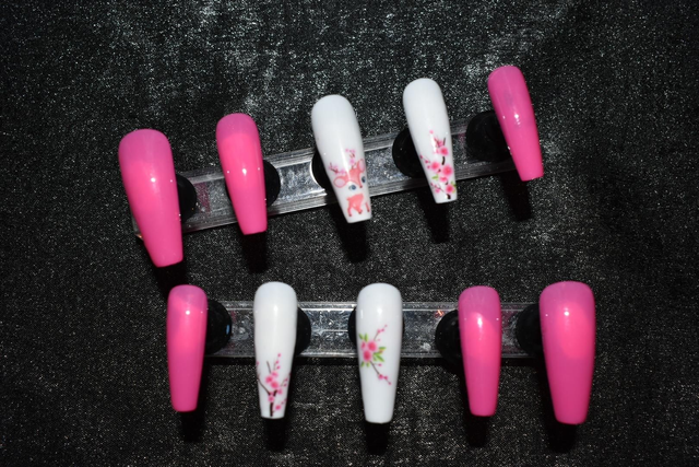 Kit Press-on fleurs de cerisier taille M 