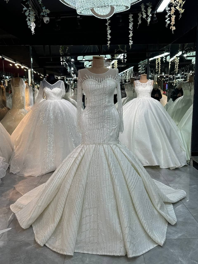 Robe de Mariée Sirène Col Coeur Manches Longues à Paillettes / Réf : RMS81