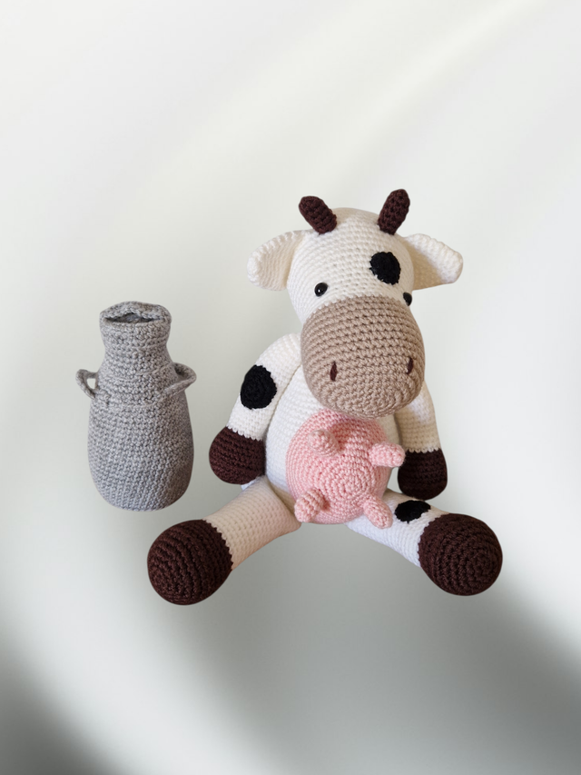 MIMI  et sont pot de lait