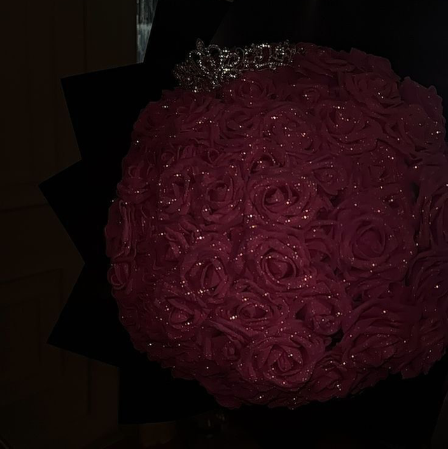 100 Glitter Roses
