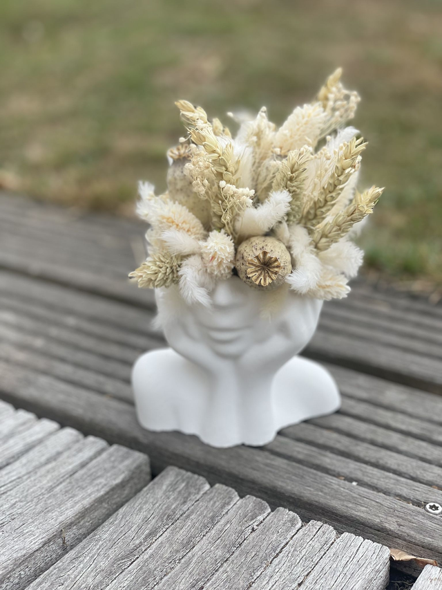 Mini vase visage en jesmonite / fleurs séchées "LOUISE"