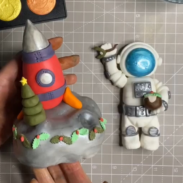 Advent Spaceman Xmas Party