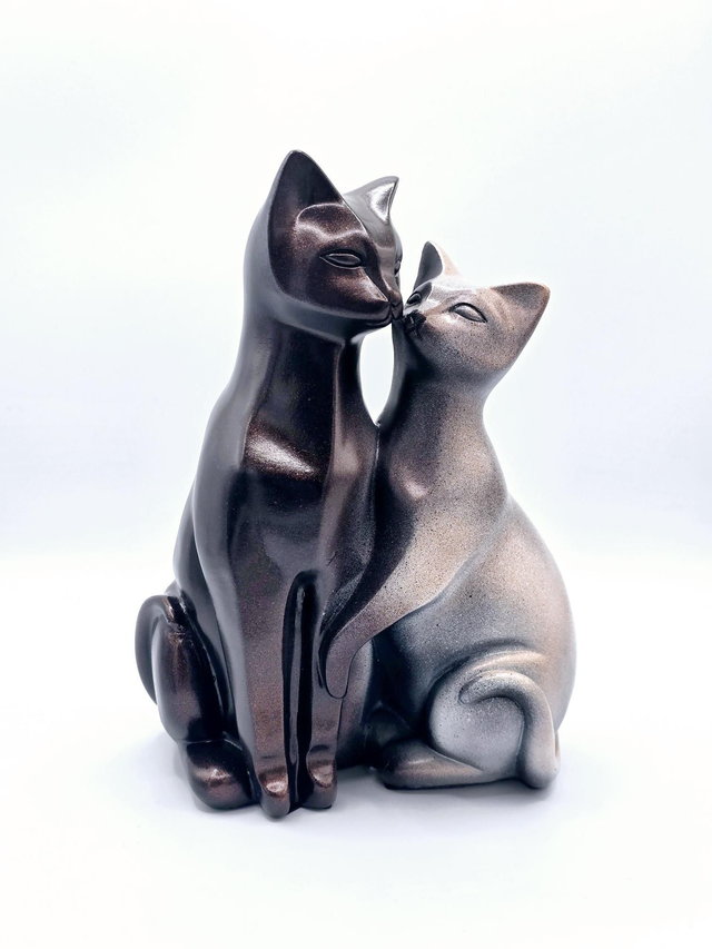 549. Cat Love Ornament 