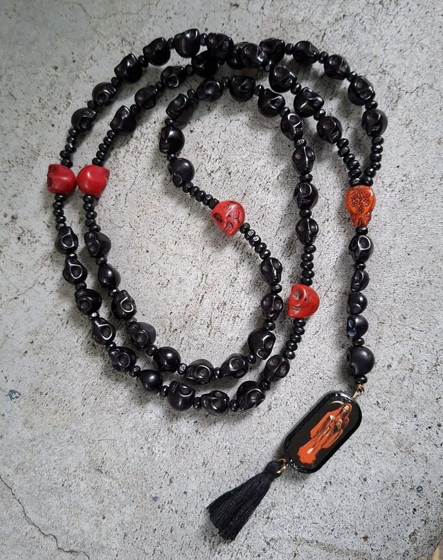 Chapelet Santa Muerte rouge/noir